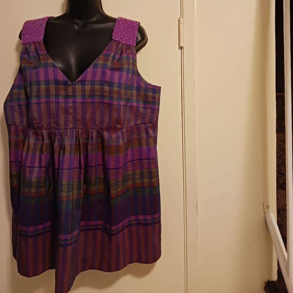 Silk made top size X-L  purple &dark green Gemo design